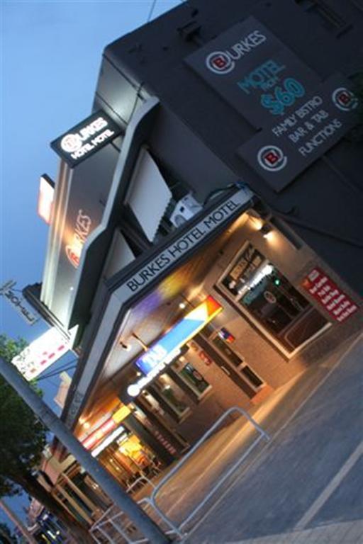 יראוונגה Burkes Hotel Motel מראה חיצוני תמונה