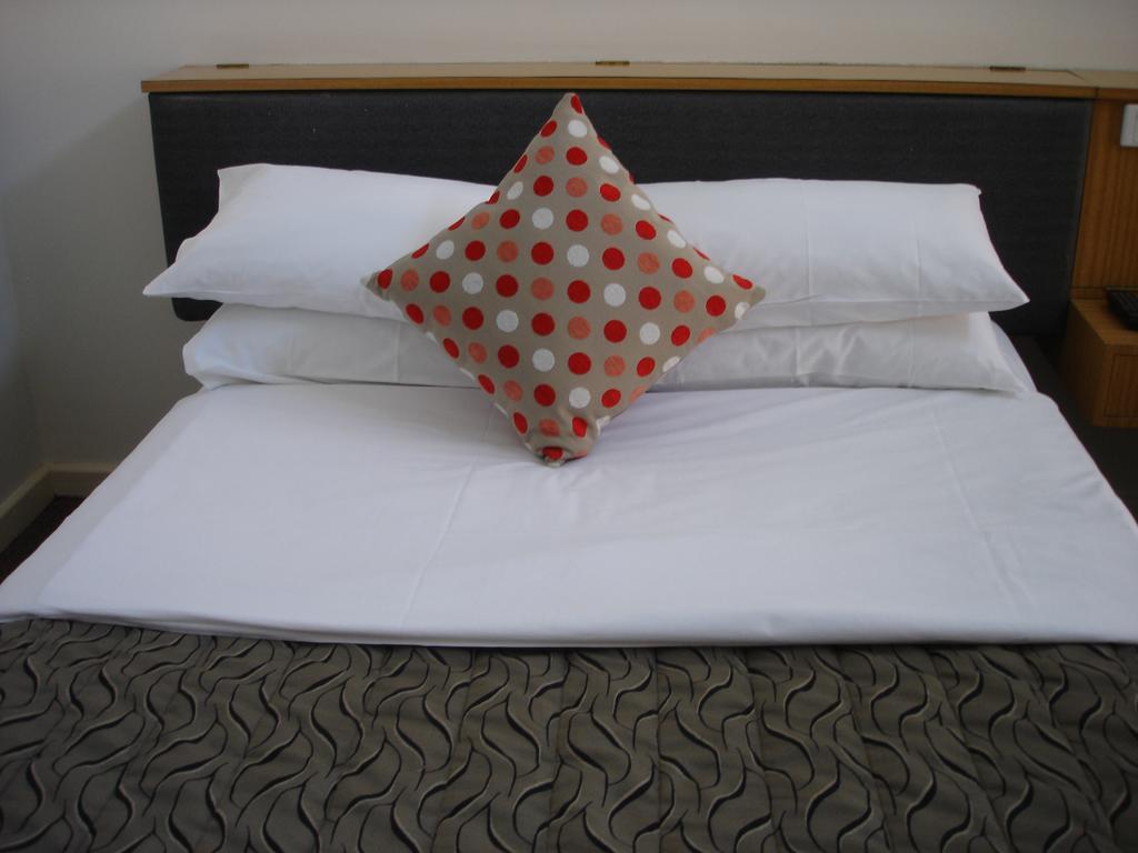 יראוונגה Burkes Hotel Motel מראה חיצוני תמונה