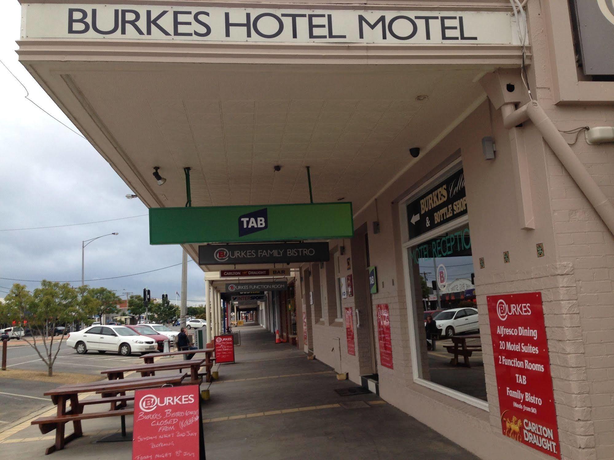 יראוונגה Burkes Hotel Motel מראה חיצוני תמונה