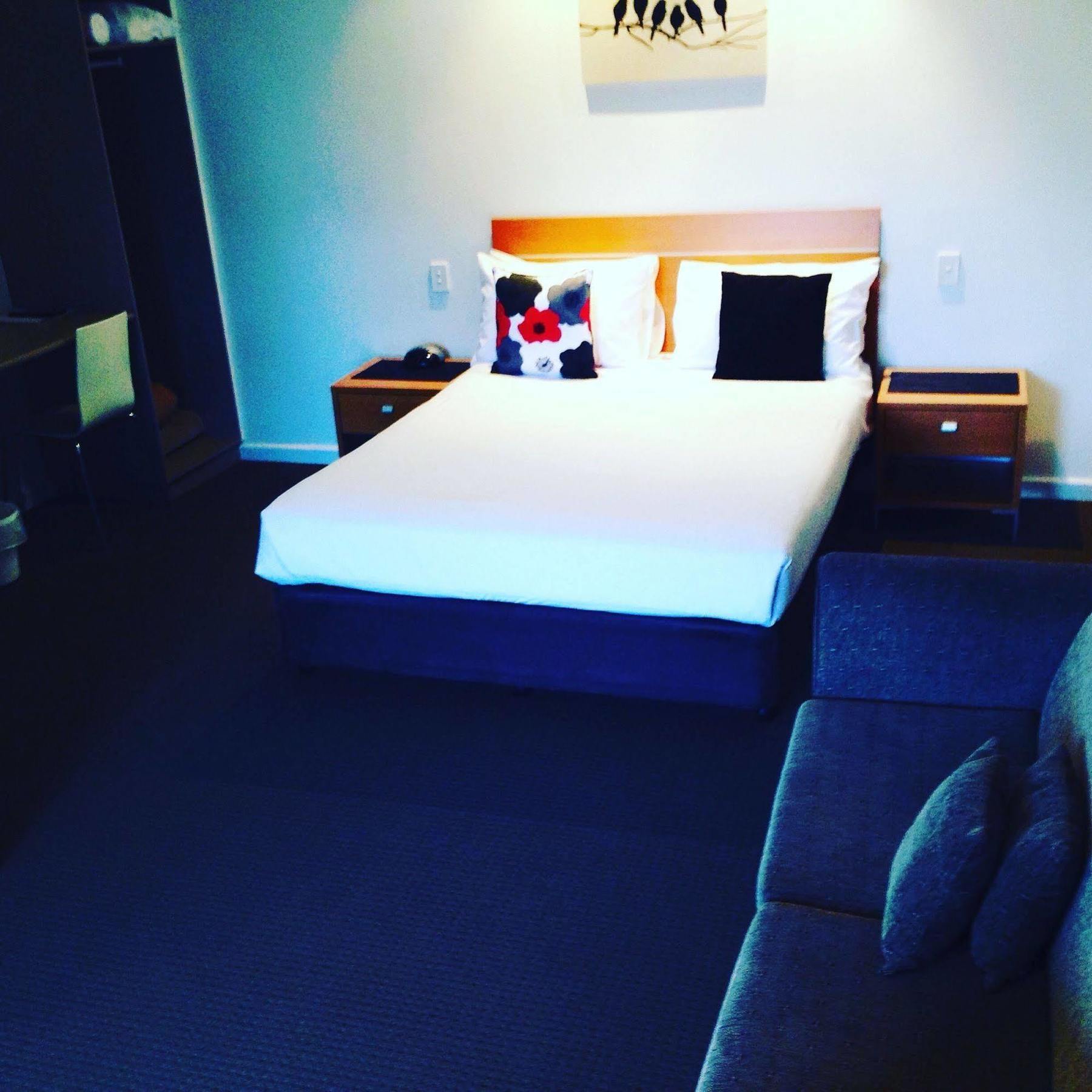 יראוונגה Burkes Hotel Motel מראה חיצוני תמונה